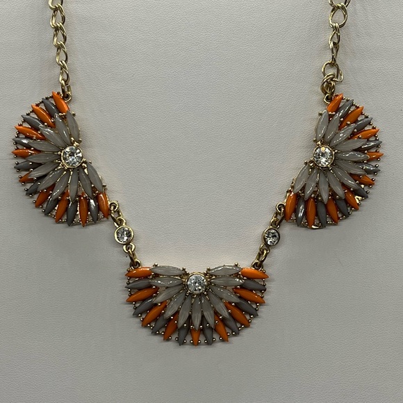 Perfect Petals Necklace - Picture 2 of 4